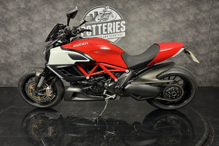 DUCATI DIAVEL