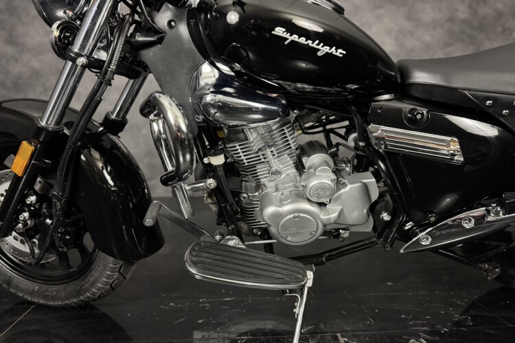 KEEWAY SUPERLIGHT 125