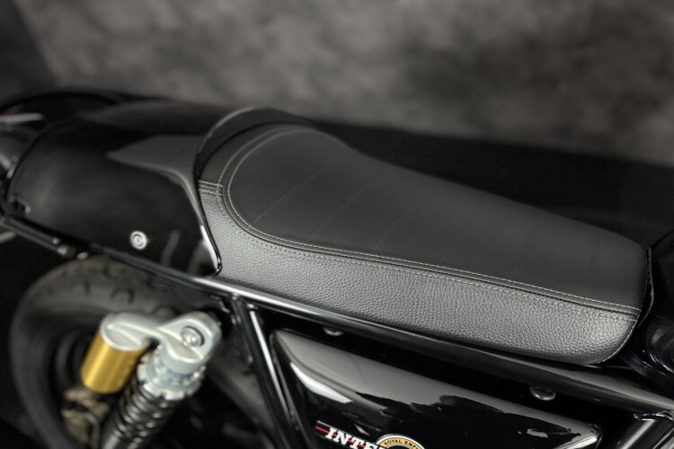 ROYAL ENFIELD INTERCEPTOR 650