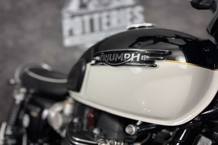 TRIUMPH BONNEVILLE T120