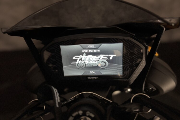 TRIUMPH STREET TRIPLE 765