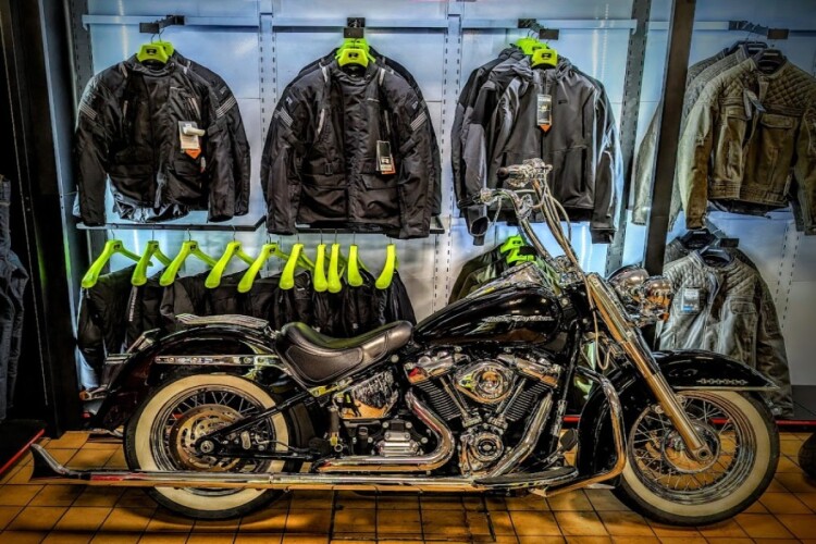 HARLEY DAVIDSON SOFTTAIL DELUXE