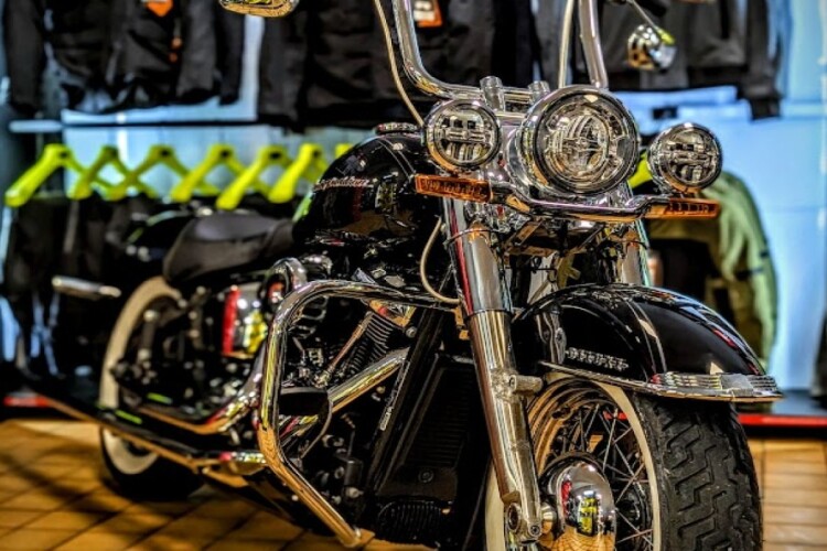 HARLEY DAVIDSON SOFTTAIL DELUXE