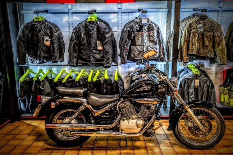 SUZUKI VL125 INTRUDER