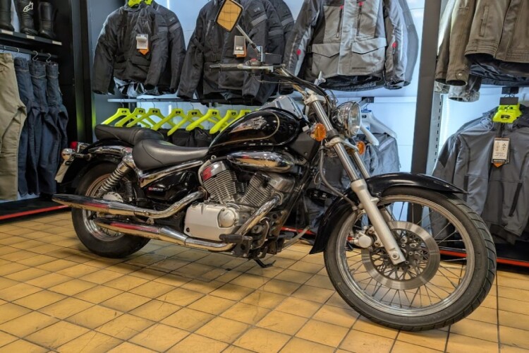SUZUKI VL125 INTRUDER