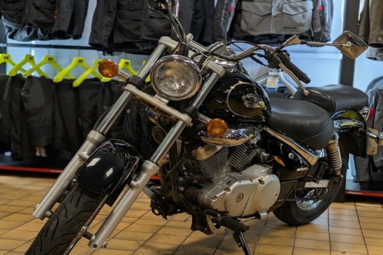SUZUKI VL125 INTRUDER