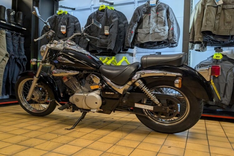 SUZUKI VL125 INTRUDER
