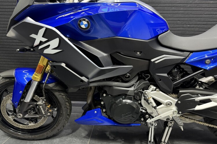 BMW F 900 XR