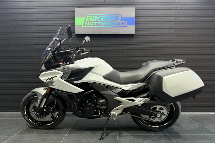 CFMOTO 700MT