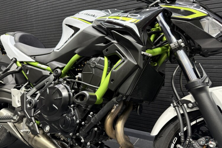 KAWASAKI Z650