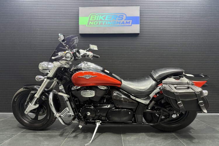 SUZUKI INTRUDER 800