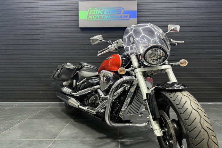 SUZUKI INTRUDER 800