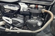 TRIUMPH SPEED TWIN 1200