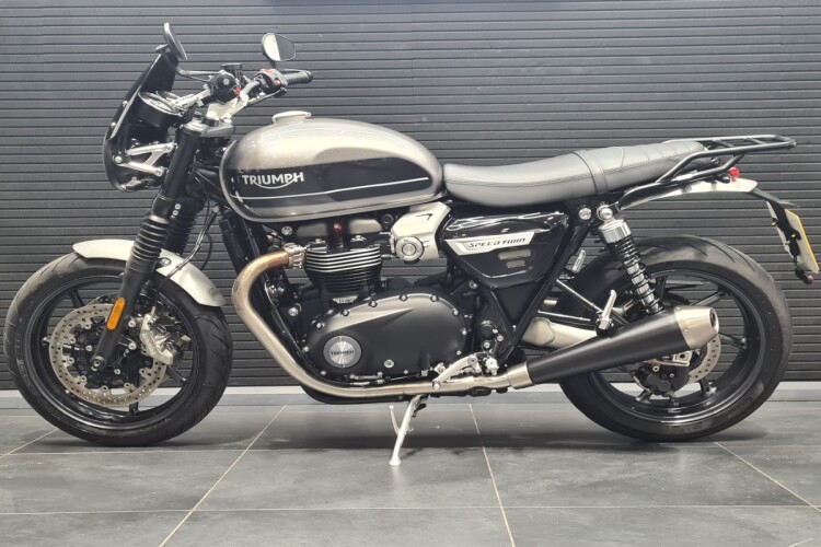 TRIUMPH SPEED TWIN 1200