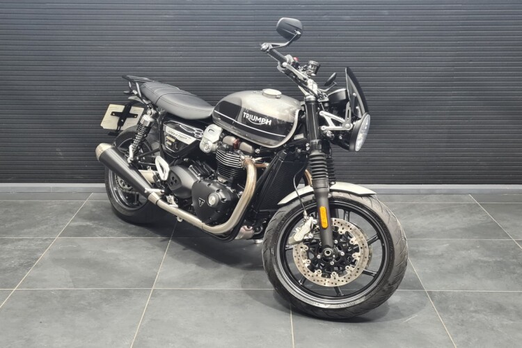 TRIUMPH SPEED TWIN 1200