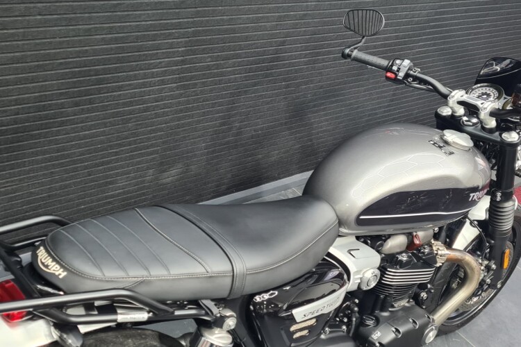 TRIUMPH SPEED TWIN 1200