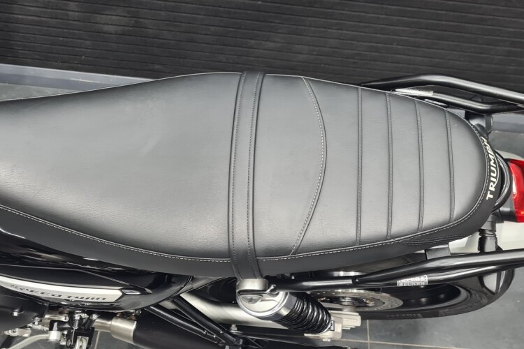 TRIUMPH SPEED TWIN 1200