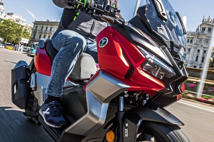 VOGE SR1 ADV