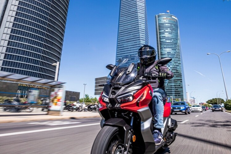 VOGE SR1 ADV