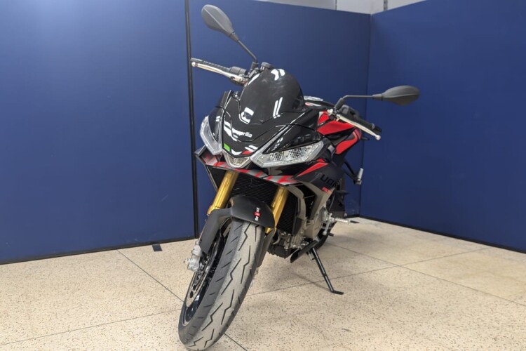 APRILIA TUONO 660