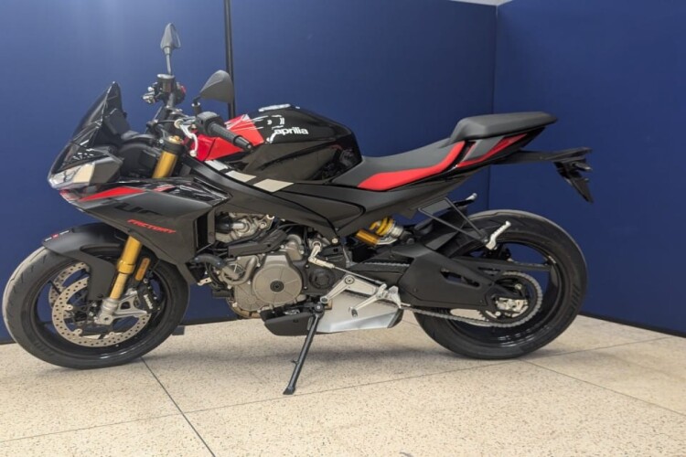APRILIA TUONO 660
