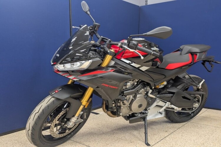 APRILIA TUONO 660
