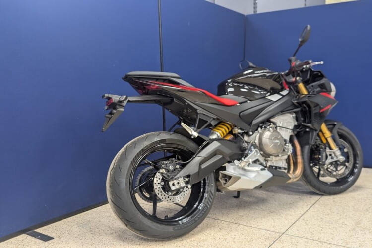 APRILIA TUONO 660