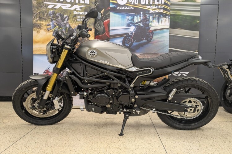 BENELLI LEONCINO 800