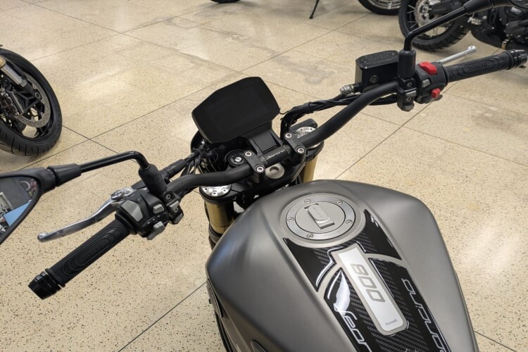 BENELLI LEONCINO 800