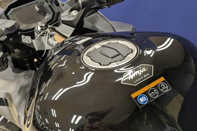 KAWASAKI NINJA 1100 SX SE