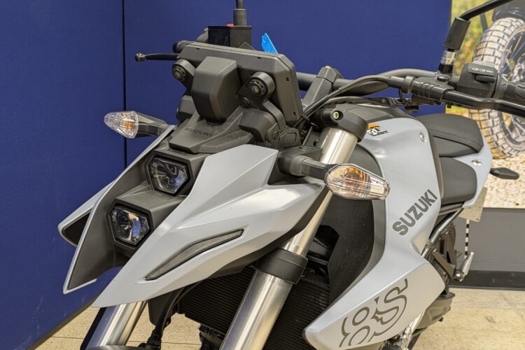 SUZUKI GSX-8S