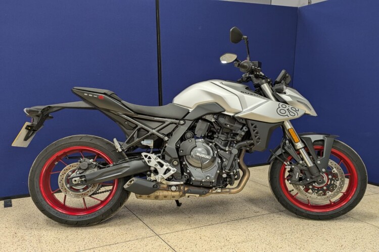 SUZUKI GSX-8S