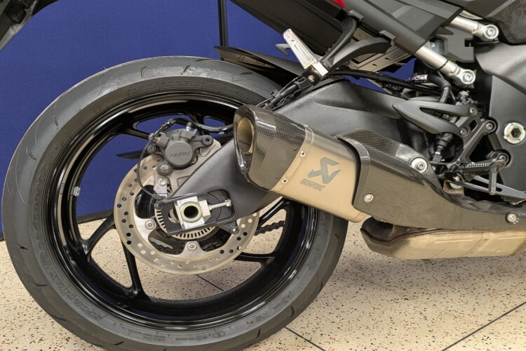 SUZUKI GSX-S1000