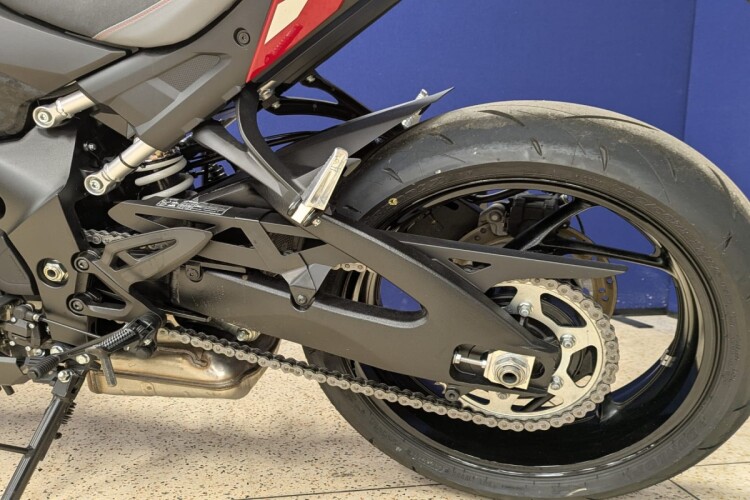 SUZUKI GSX-S1000