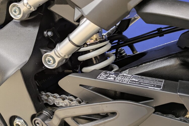 SUZUKI GSX-S1000