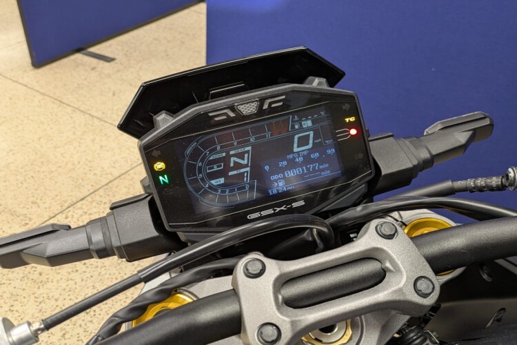 SUZUKI GSX-S1000