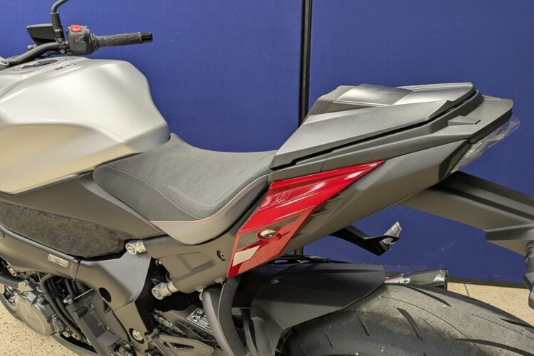 SUZUKI GSX-S1000