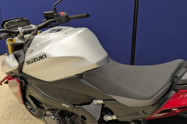 SUZUKI GSX-S1000