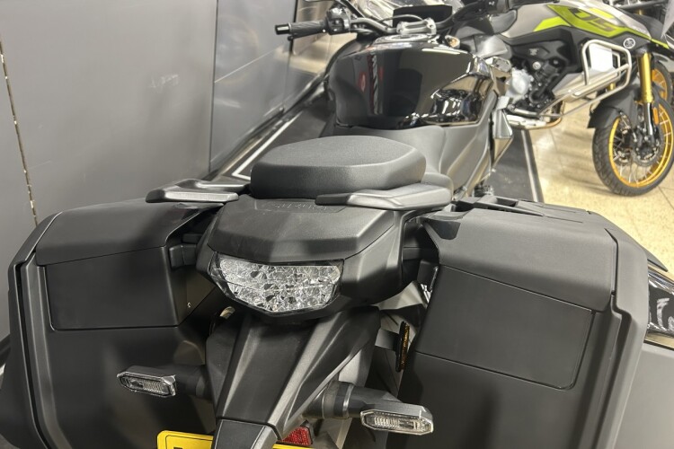 SUZUKI GSX-S1000GT+