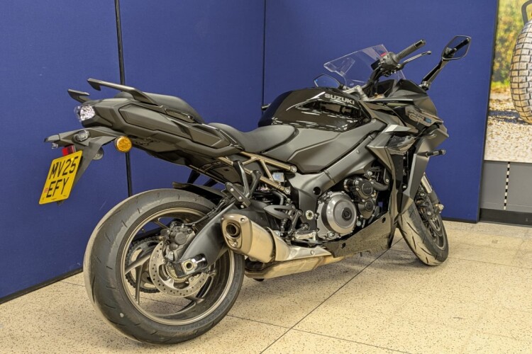 SUZUKI GSX-S1000GT+
