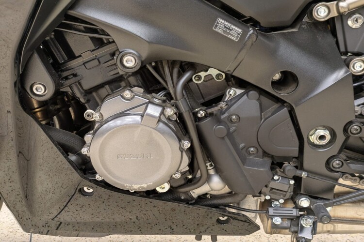SUZUKI GSX-S1000GT+