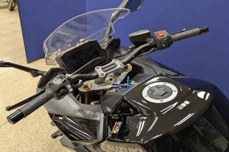 SUZUKI GSX-S1000GT+