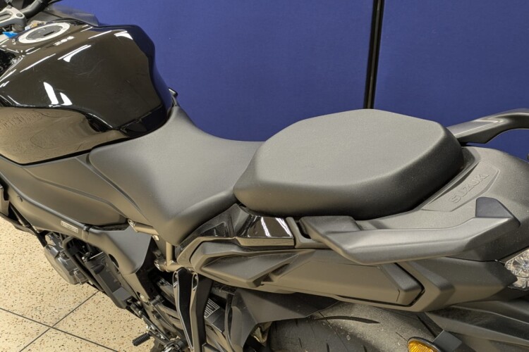 SUZUKI GSX-S1000GT+