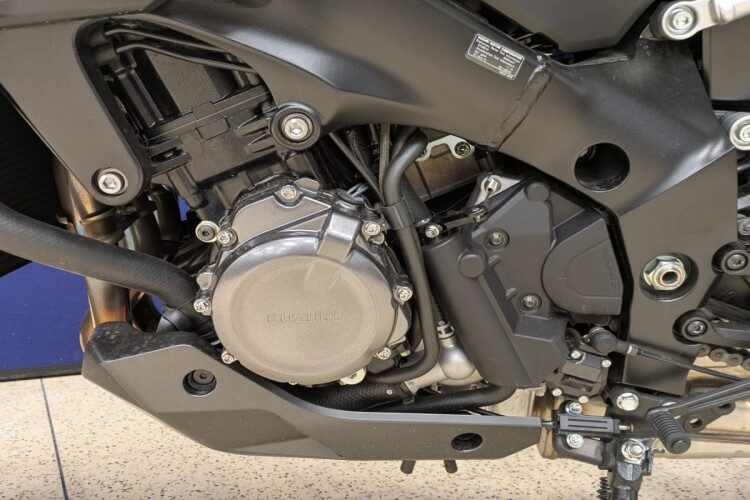 SUZUKI GSX-S1000GX+
