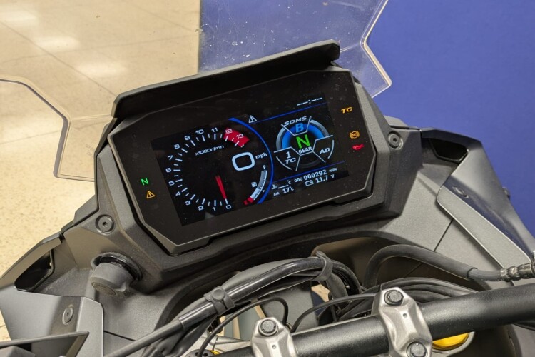 SUZUKI GSX-S1000GX+