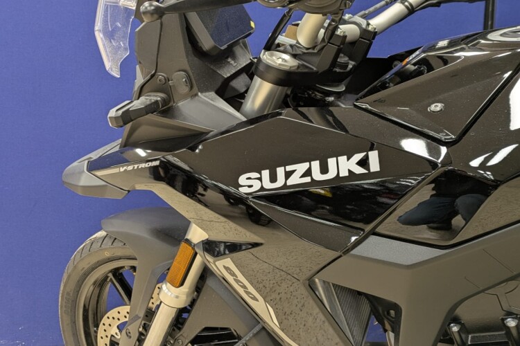 SUZUKI V-STROM 800RE