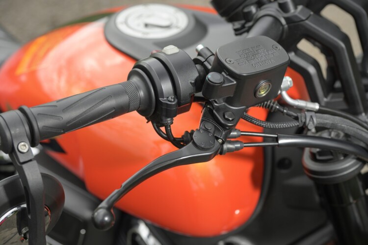QJMOTOR SRV 600 V