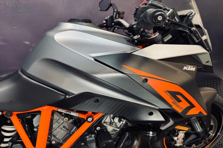 KTM 1290 SUPER DUKE GT