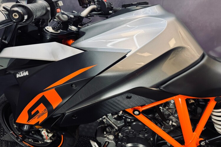 KTM 1290 SUPER DUKE GT
