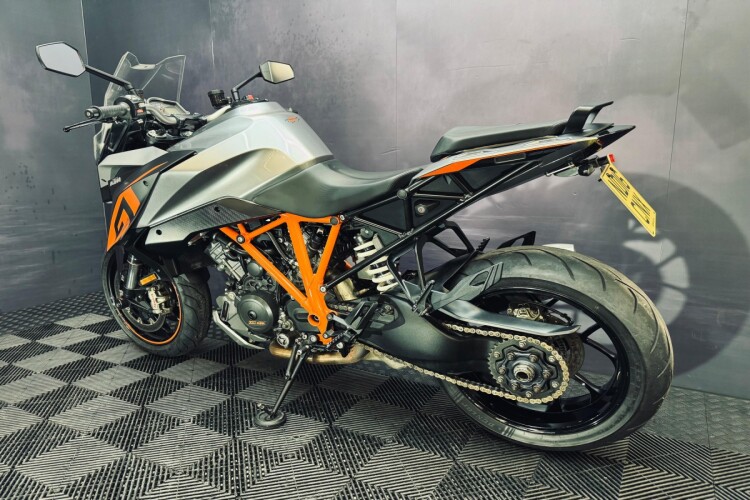 KTM 1290 SUPER DUKE GT